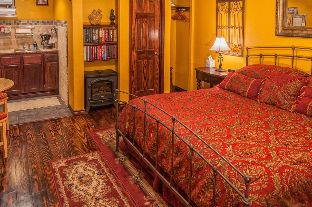 Holiday Lodge On Каньон-Лейк Экстерьер фото